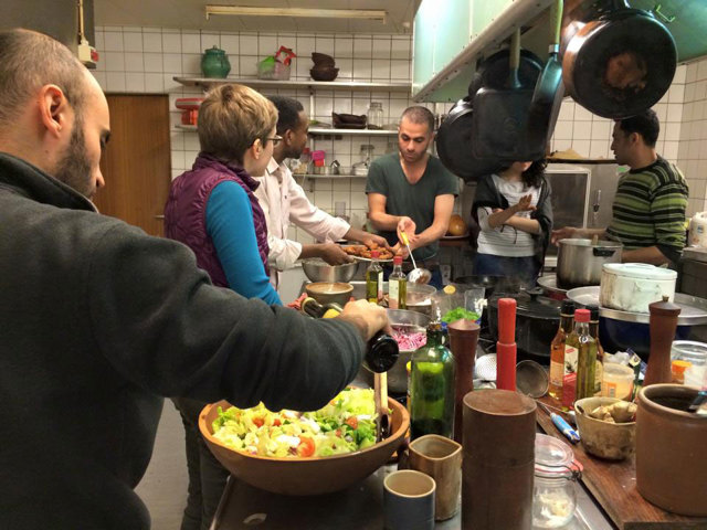 L’esperimento danese per fare sentire i rifugiati a casa