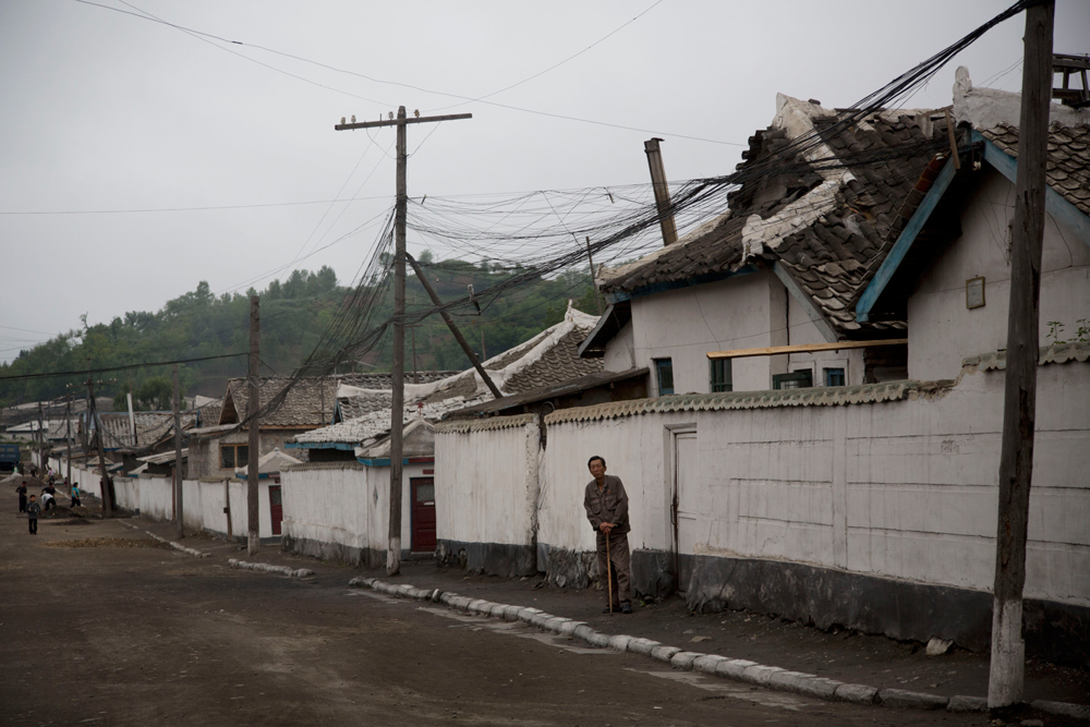 A Kimchaek, nella provincia di Hamgyong, il 20 giugno. - (David Guttenfelder, Ap/Ansa)