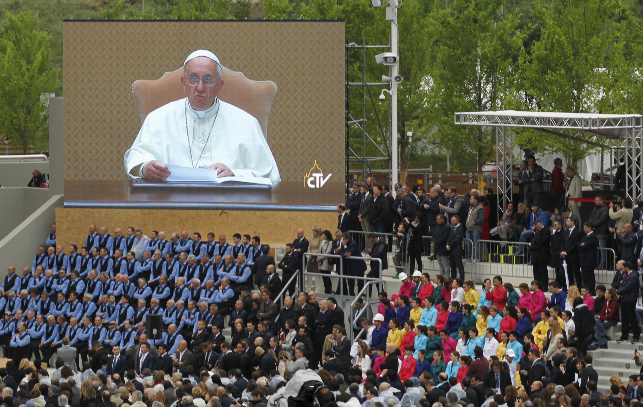 Il messaggio di Papa Francesco trasmesso durante la cerimonia di apertura. - (Alessandro Garofalo, Reuters/Contrasto)