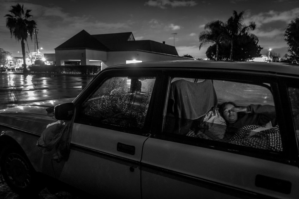 Darlene Matthews, a Costa Mesa, in California, il 1 dicembre 2014. Vive da due anni nella sua automobile, in attesa di un alloggio per veterani. Nel 1976 è entrata nell’esercito ed è stata mandata a Fort McLellan, in Alabama. Lì il gruppo era di sole donne e pensava che per questo fosse un posto più sicuro, ma c’erano comunque violenze sessuali e punizioni. - (Mary F. Calvert, Alexia Foundation/Zuma Press/Mondadori Portfolio)