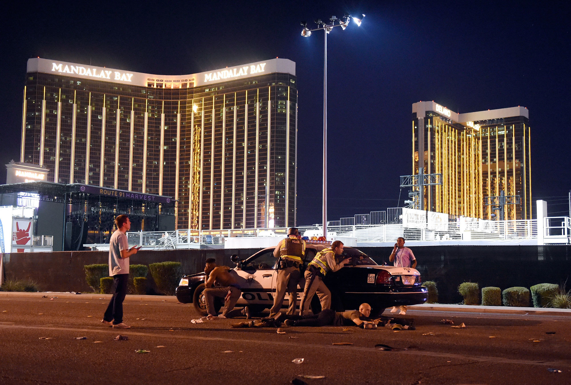 Finalista nella categoria spot news, storie. Cinquantotto persone sono state uccise a Las Vegas da un uomo, Stephen Paddock, che ha aperto il fuoco contro gli spettatori di un concerto, 1 ottobre 2017. - (David Becker)