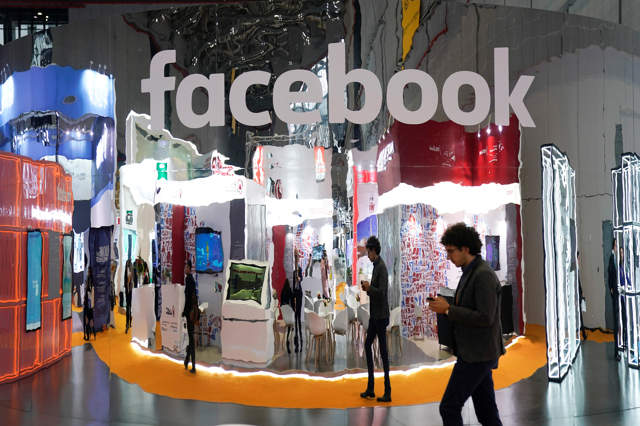 Facebook e la disinformazione sono un grande problema democratico