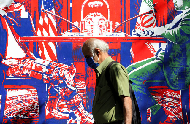 Un murale sull’edificio dell’ex ambasciata statunitense a Teheran, in Iran, 20 settembre 2020. - Atta Kenare, Afp