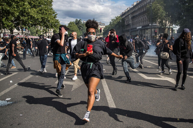 Una manifestazione contro la violenza della polizia a Parigi, Francia, il 13 giugno 2020. - Mohammed Badra, Epa/Ansa