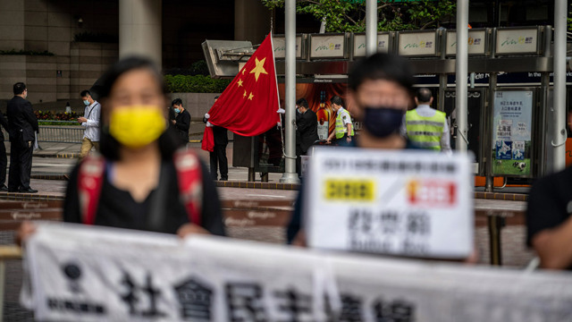 Hong Kong, arrestato cantante attivista Anthony Wong Hong Kong, arrestato cantante attivista Anthony Wong