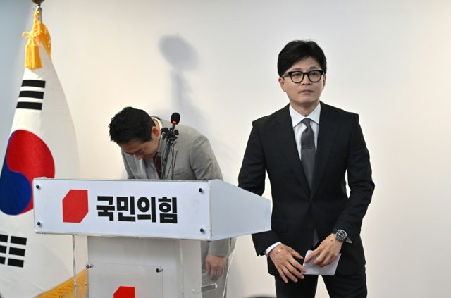 Il leader del partito al potere e il premier si dimettono dopo le elezioni in Corea del Sud