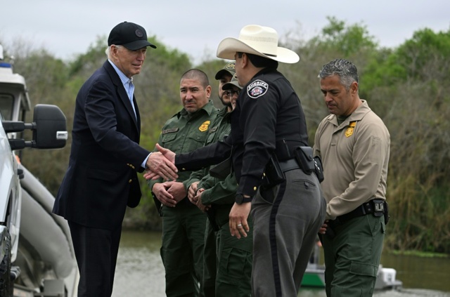 Il presidente statunitense Joe Biden inasprisce la politica migratoria degli Stati Uniti