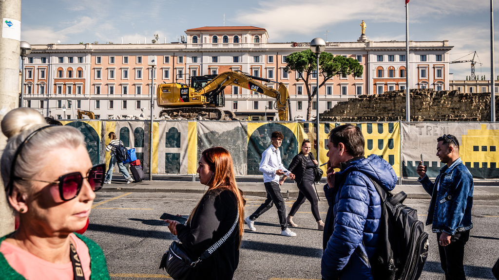 https://media.internazionale.it/images/2024/12/12/261142-hd.jpg