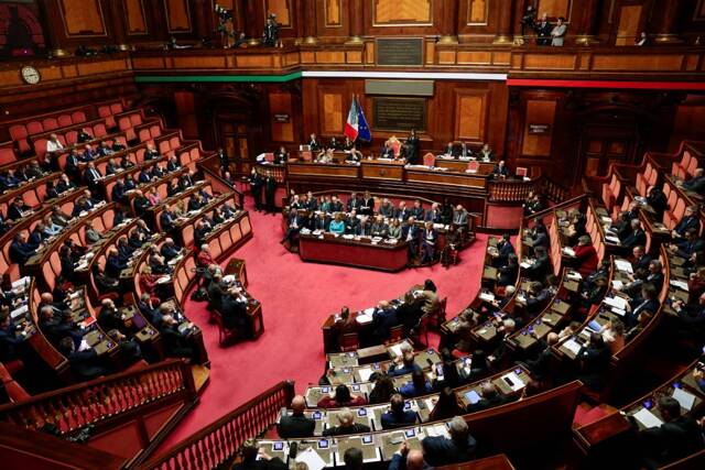 https://media.internazionale.it/images/2025/07/10/297684-sd.jpg