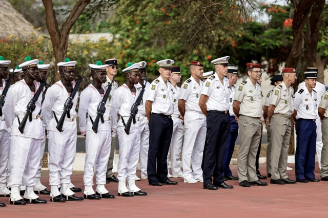 L’esercito francese si ritira dal Senegal L’esercito francese si ritira dal Senegal