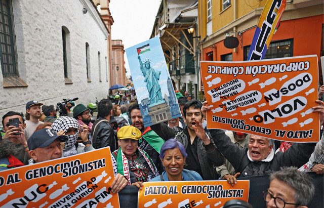https://media.internazionale.it/images/2025/07/23/299760-sd.jpg