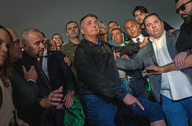 https://media.internazionale.it/images/2025/07/23/299766-sd.jpg