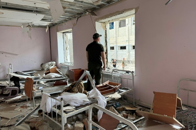 In Ucraina almeno tre soldati uccisi in un bombardamento russo In Ucraina almeno tre soldati uccisi in un bombardamento russo