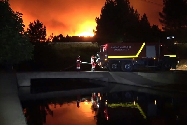 Portogallo e Spagna in allerta contro enormi incendi Portogallo e Spagna in allerta contro enormi incendi