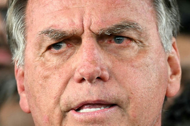 L’ex presidente brasiliano Jair Bolsonaro condannato agli arresti domiciliari