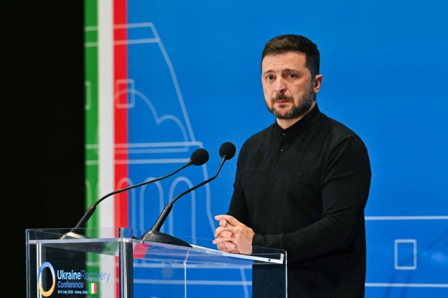https://media.internazionale.it/images/2025/08/11/302230-sd.jpeg