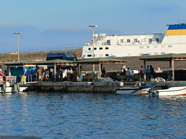 Continuano le ricerche dei dispersi dopo il naufragio a Lampedusa