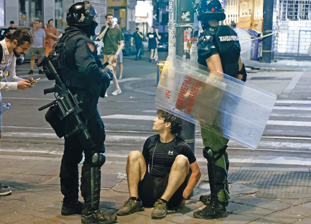 https://media.internazionale.it/images/2025/08/21/303463-sd.jpg