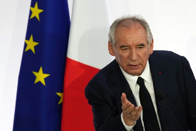 la francia 232 sull8217orlo di una nuova crisi politica