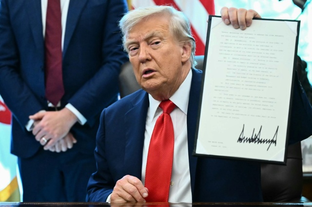 Donald Trump afferma che molti statunitensi vorrebbero un dittatore