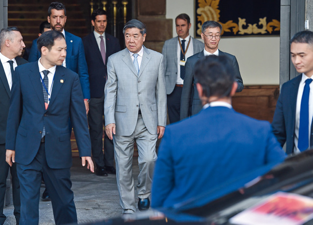 https://media.internazionale.it/images/2025/09/17/307615-sd.jpg