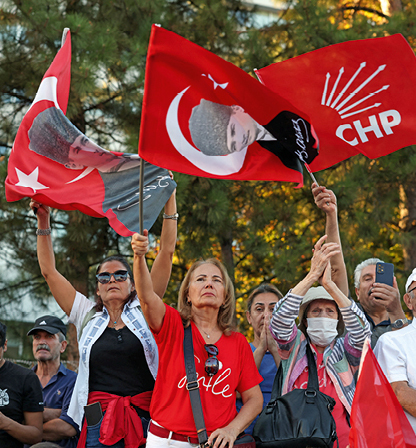 https://media.internazionale.it/images/2025/09/17/307621-sd.jpg