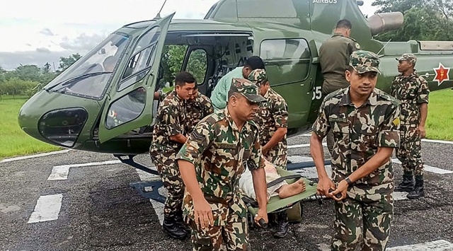 almeno 74 morti nelle alluvioni e nelle frane in nepal e india