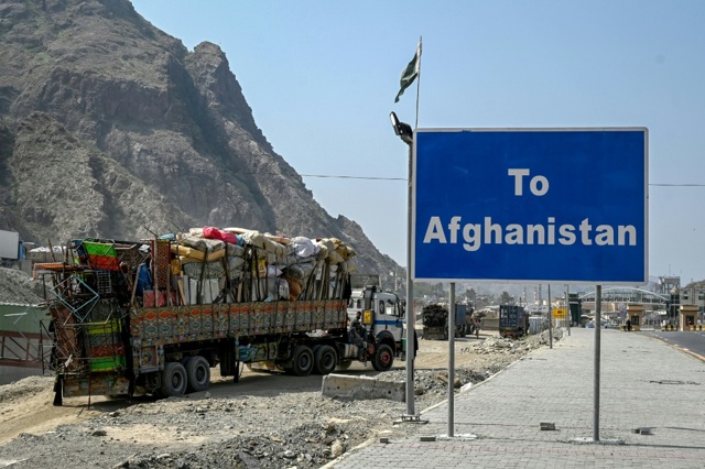 Chiusi i valichi di frontiera tra Pakistan e Afghanistan dopo violenti scontri