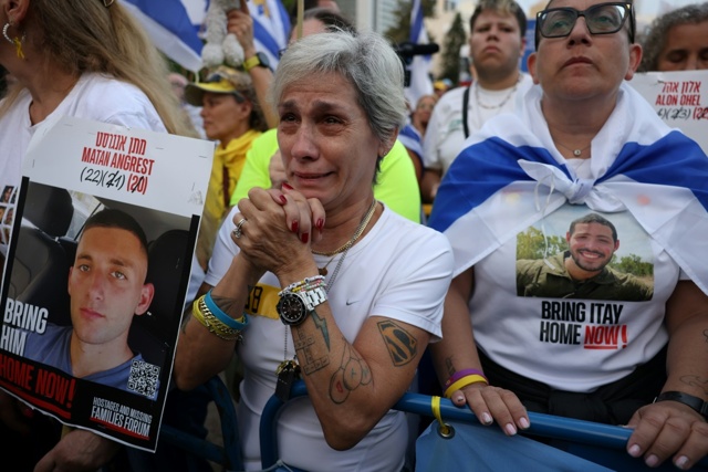 I primi sette ostaggi israeliani sono stati liberati da Hamas