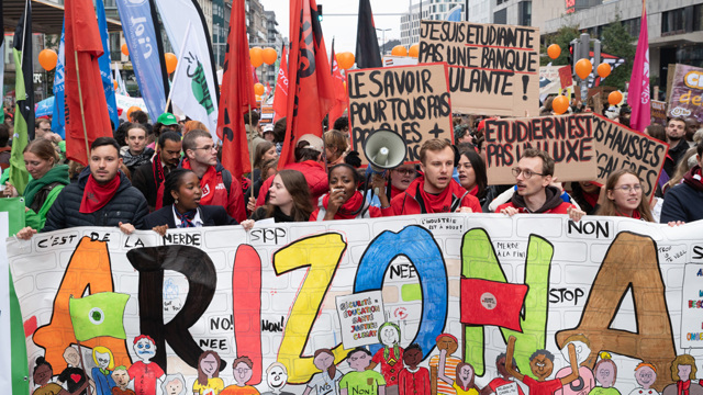 https://media.internazionale.it/images/2025/10/23/313354-sd.jpg