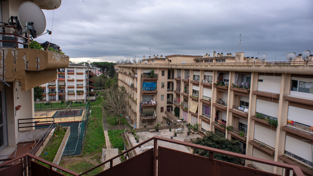 Se il governo complica la vita alle periferie in difficoltà