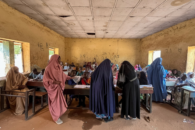 Venticinque ragazze rapite in una scuola secondaria nel nordovest della Nigeria Venticinque ragazze rapite in una scuola secondaria nel nordovest della Nigeria