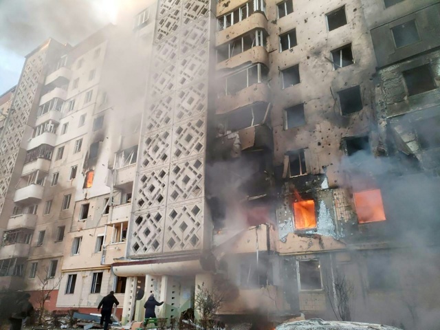 venti morti in un bombardamento russo a ternopil zelenskyj arriva in turchia160160