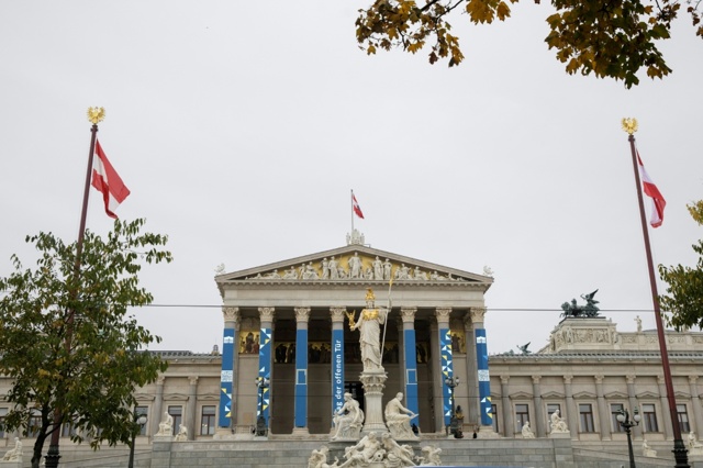 l8217austria vieta alle minori di 14 anni d8217indossare il velo a scuola da Internazionale.it l8217austria vieta alle minori di 14 anni d8217indossare il velo a scuola