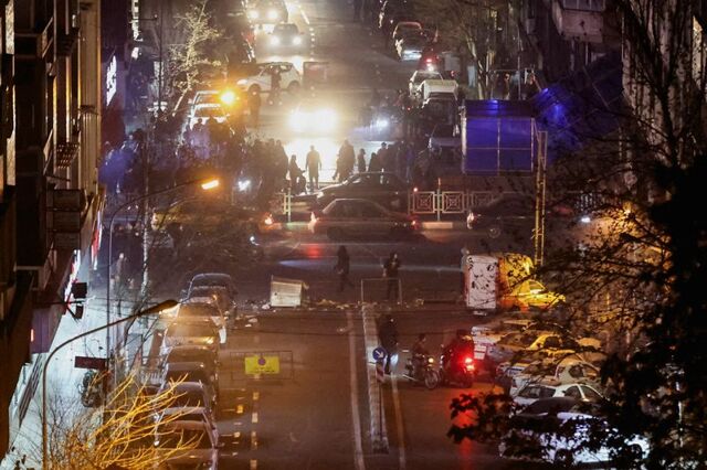 Trump urges Iranians to keep protesting, says ‘help is on its way’ Trump urges Iranians to keep protesting, says ‘help is on its way’