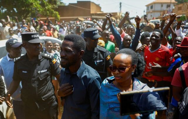 uganda il leader dell8217opposizione bobi wine fugge all8217estero da Internazionale.it uganda il leader dell8217opposizione bobi wine fugge all8217estero