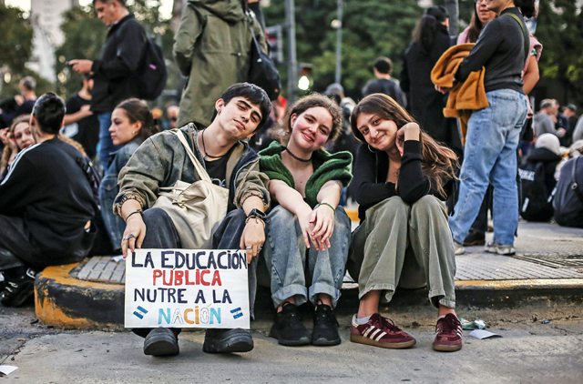 https://media.internazionale.it/images/2026/05/13/348814-sd.jpg