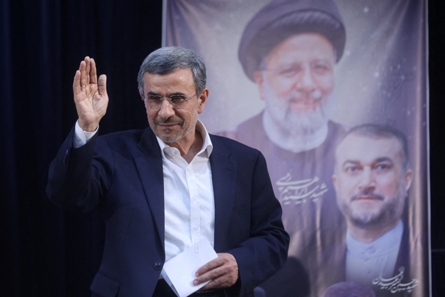 l8217improbabile candidato per un cambio di regime in iran160 da Internazionale.it l8217improbabile candidato per un cambio di regime in iran160