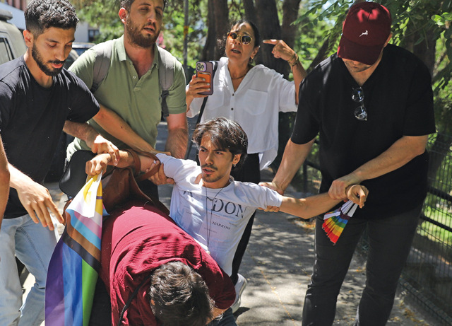 https://media.internazionale.it/images/2026/07/01/352821-sd.jpg