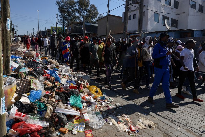 Protesters Target Private Homes in Alexandra and Soweto