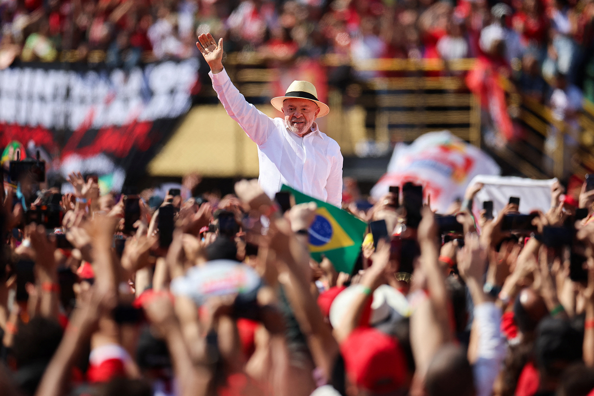 lula riparte dalle origini per la sua campagna elettorale da Internazionale.it lula riparte dalle origini per la sua campagna elettorale