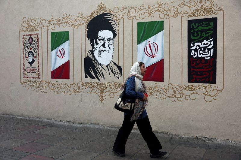 Photo: internazionale.it Iran Vows Devastating Response as US Threatens Historic Economic Sanctions