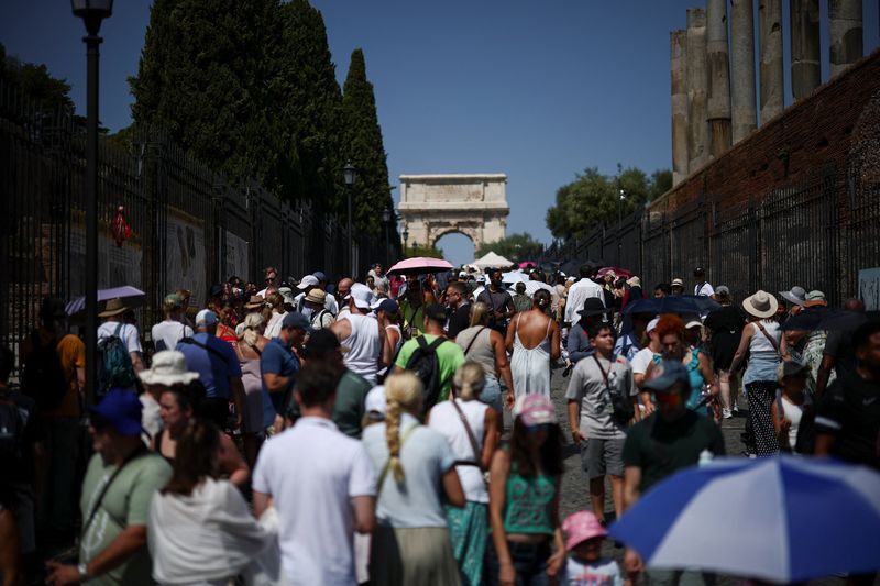 Popolazione italiana diminuirà di 4 milioni entro 2050 - Istat