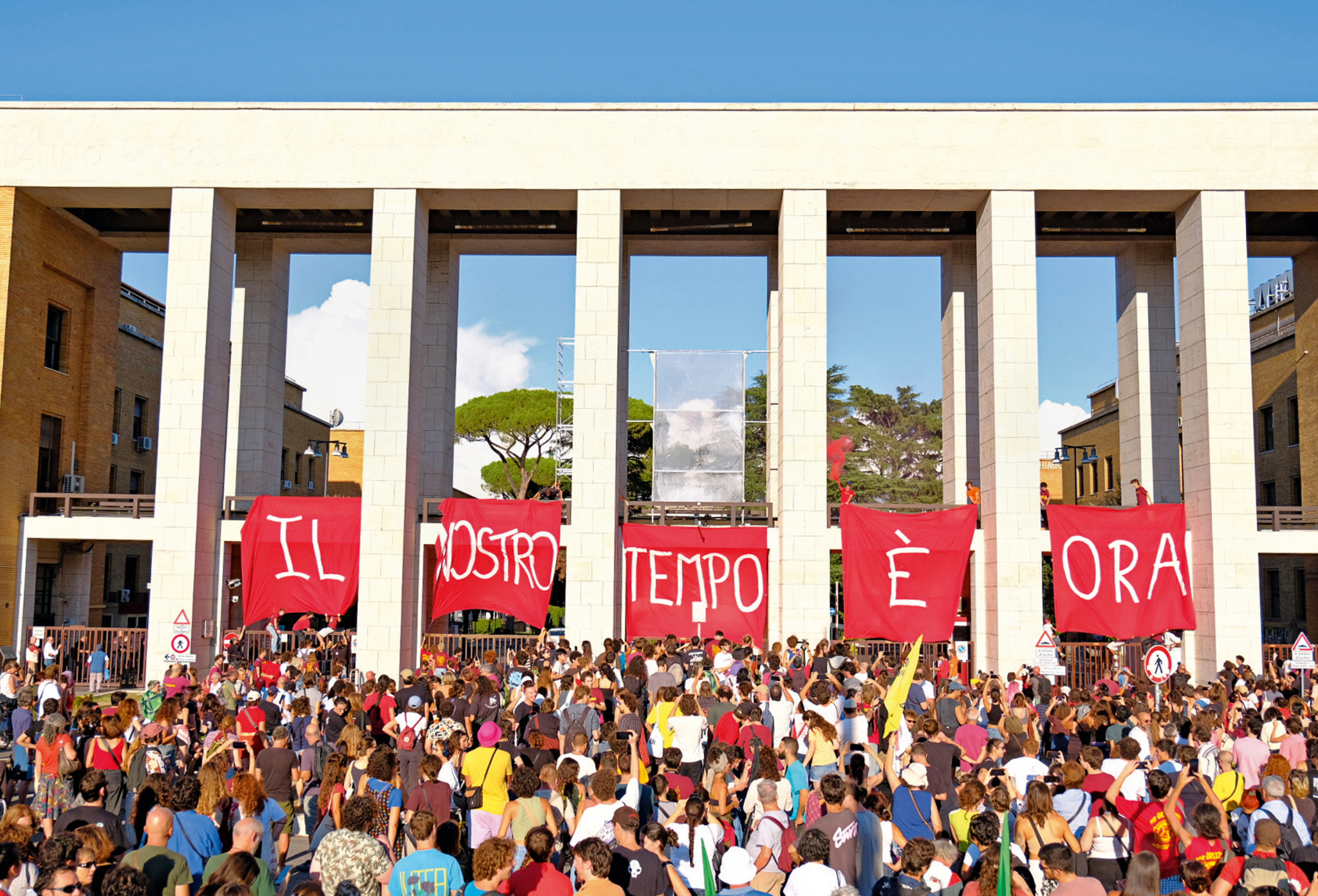 https://media.internazionale.it/images/2026/09/23/359345-hd.jpg