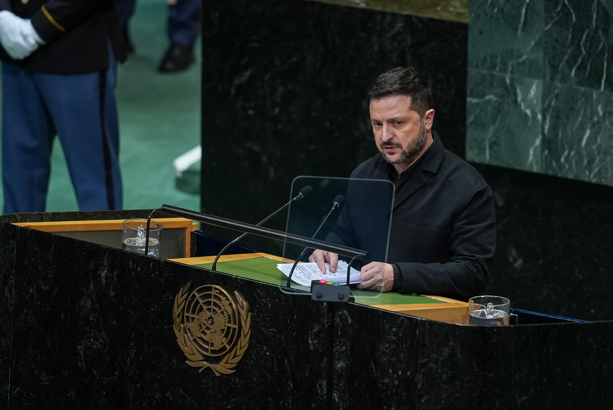 https://media.internazionale.it/images/2026/09/24/359469-hd.png