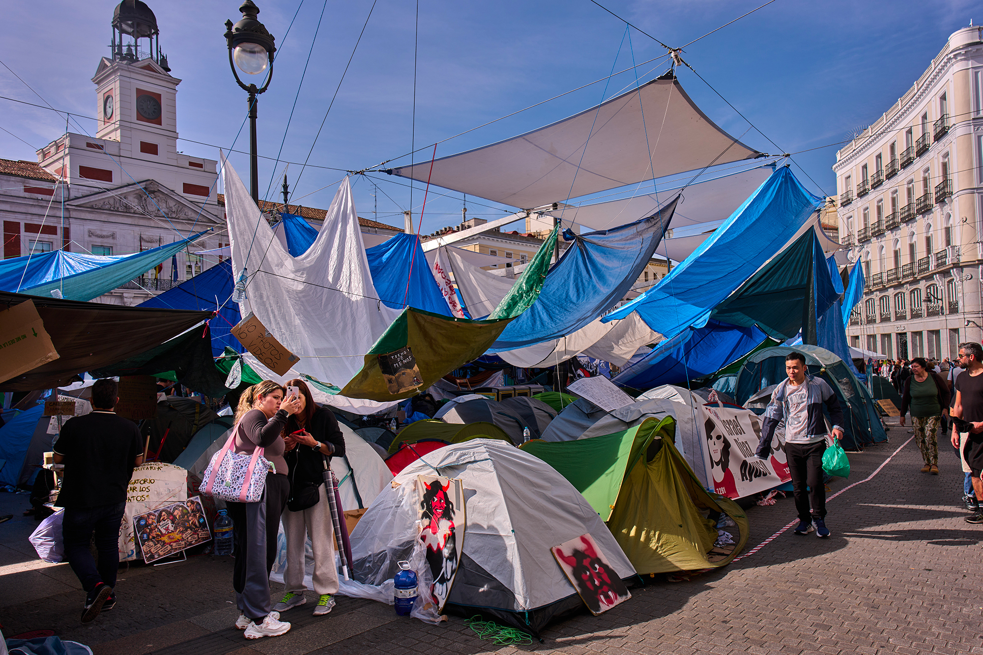 le proteste per la casa portano la spagna alle elezioni da Internazionale.it le proteste per la casa portano la spagna alle elezioni