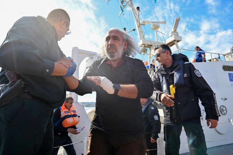 Bulgaria halts rescue operation for crew of sunken ship