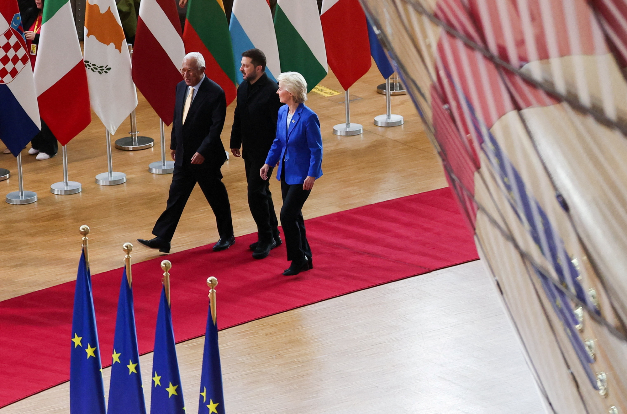 il risveglio doloroso dell8217europa davanti ai nuovi imperi da Internazionale.it il risveglio doloroso dell8217europa davanti ai nuovi imperi