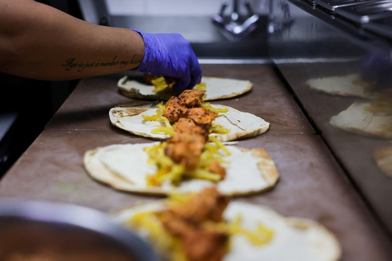 Split 25 Beirut’s $13 chicken sandwich becomes symbol of Lebanon divide ...